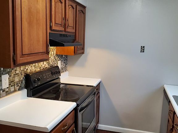 4th image of 9516 Haddington Ct