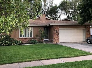 2339 E 20th St, Fremont, NE 68025