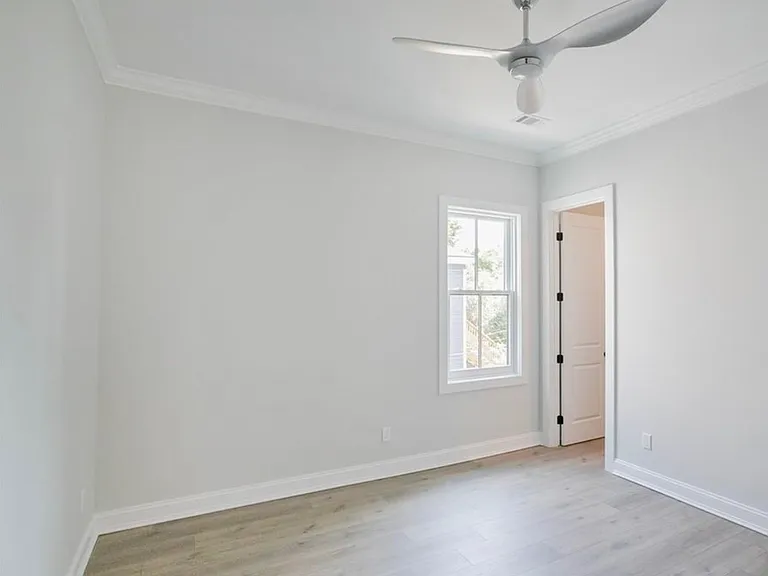 1718 Barnard St #1718 — Photo 28