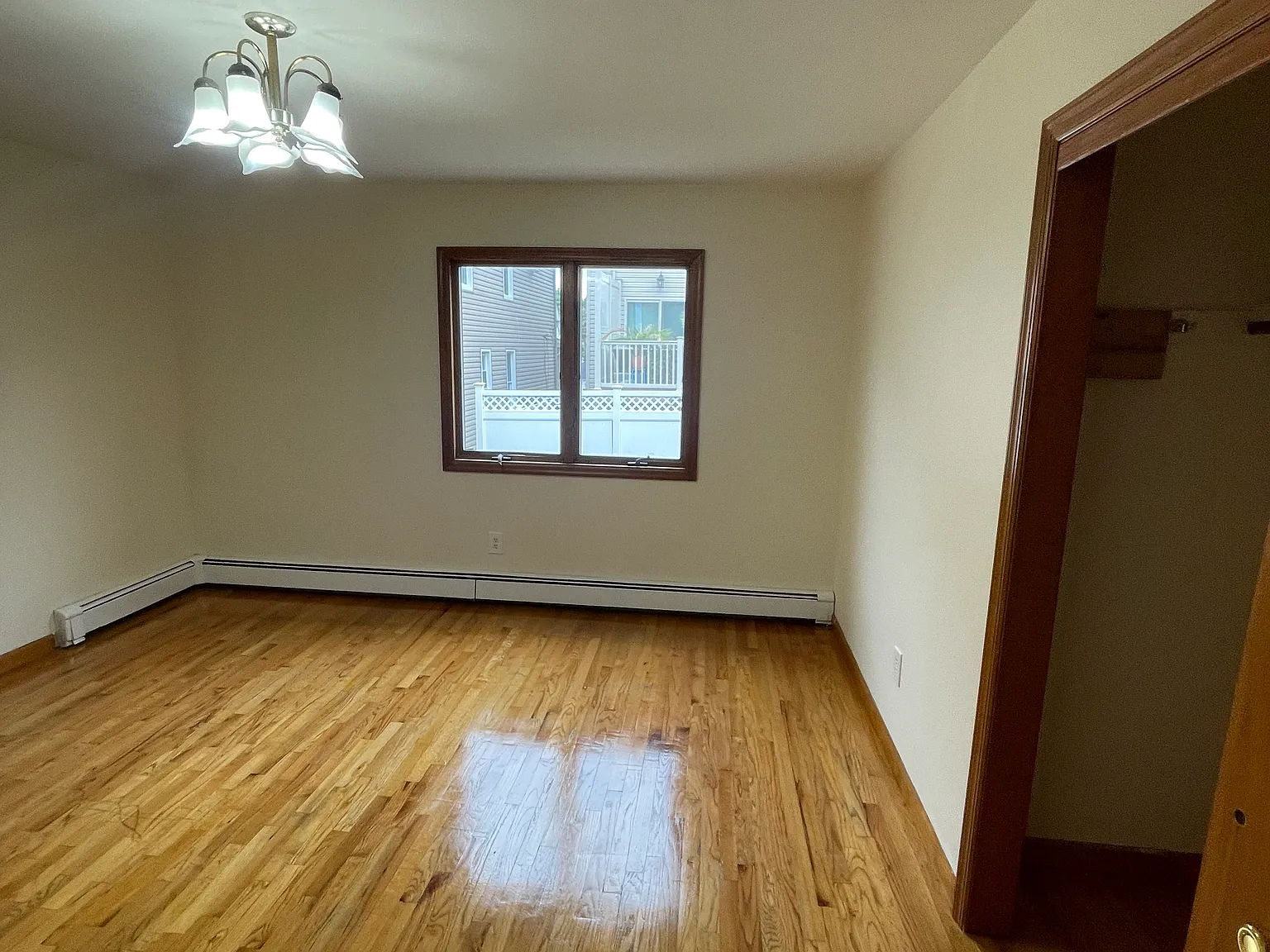 3 bed, 1600 sqft, $3,200 — Photo 3