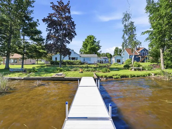E5698 Waukaunaka St, Weyauwega, WI 54983