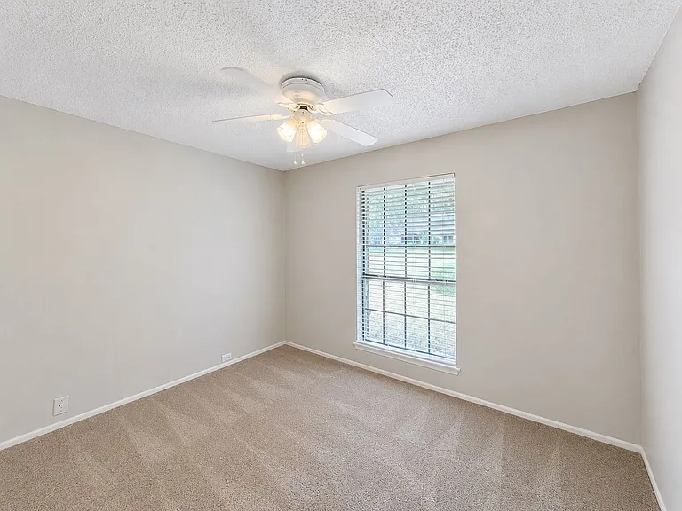 16606 Martins Ferry St — Photo 21