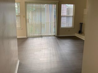 534 Rainbow Ct APT 204, Newport News, VA 23608