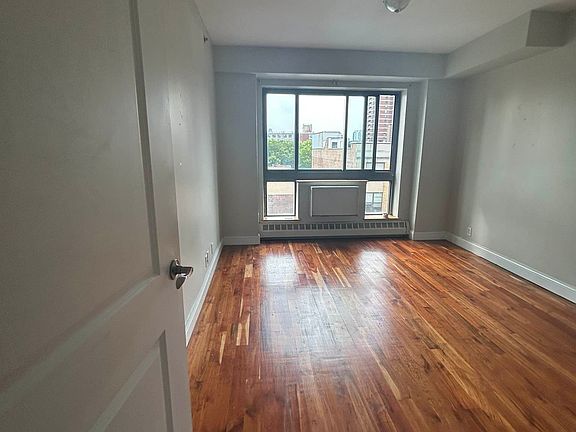 3rd image of 2205 3rd Ave APT 8E