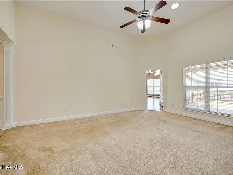 4552 Logans Way — Photo 3
