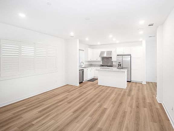 2nd image of 2605 Derby Ct