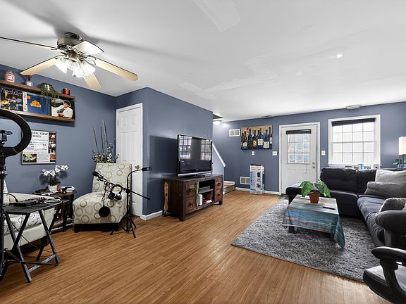 3rd image of 207 2nd Street Walk