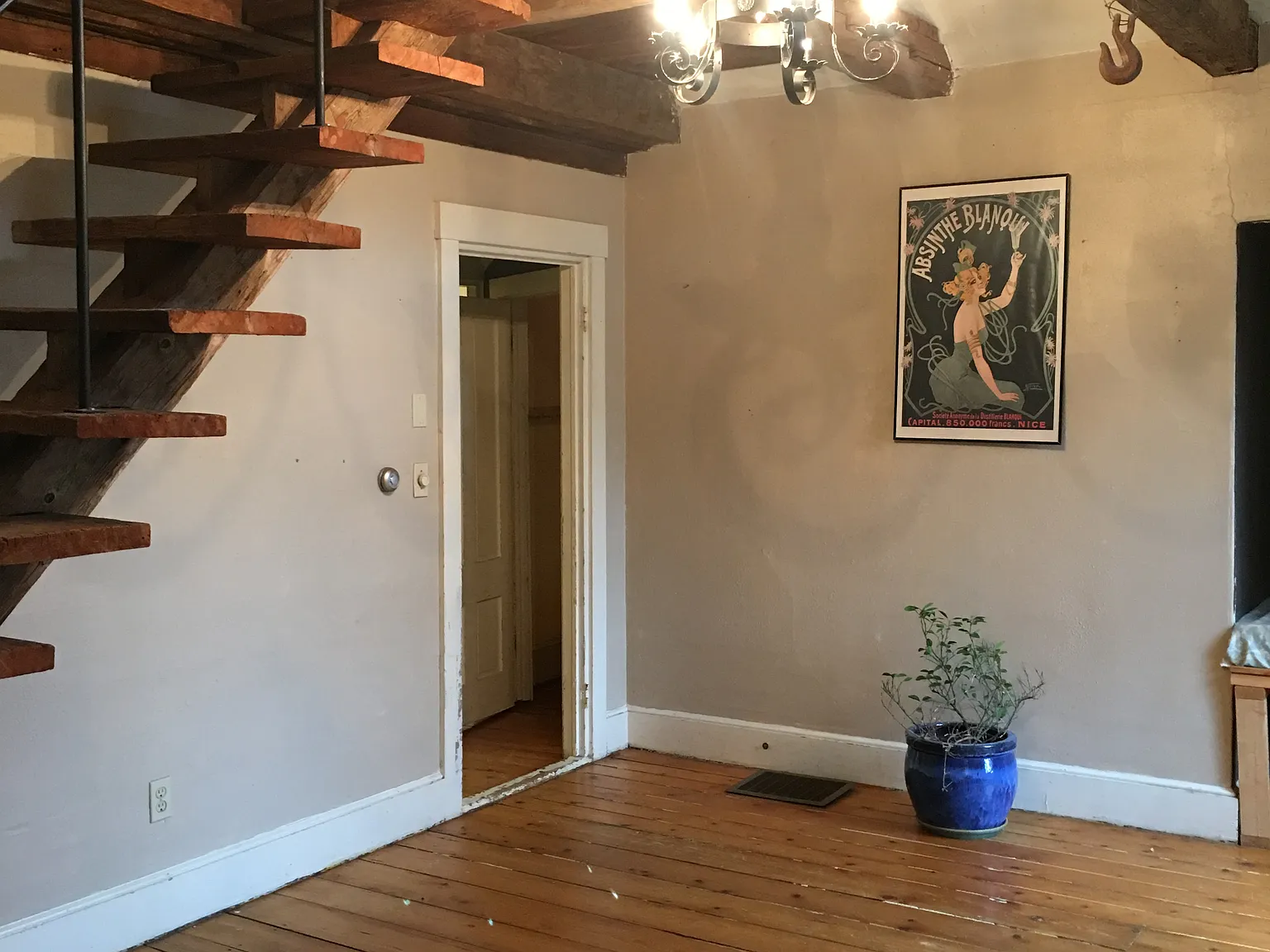 24 Pearl St — Photo 2