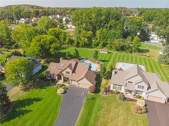 4th image of 42 Chippenham Dr