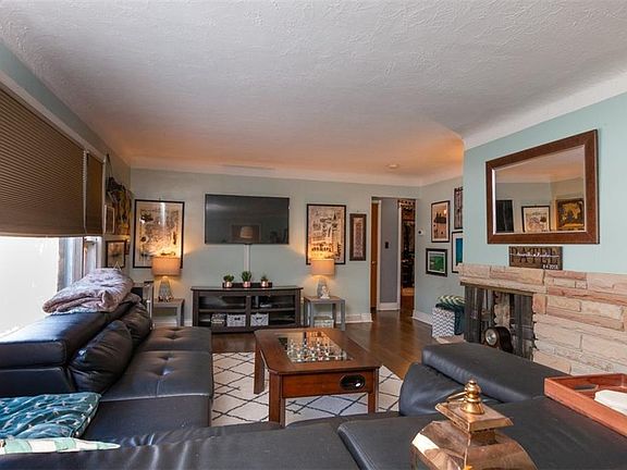 3rd image of 37560 Green Dr