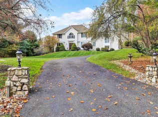 3 Catbird Aly, Holmdel, NJ 07733