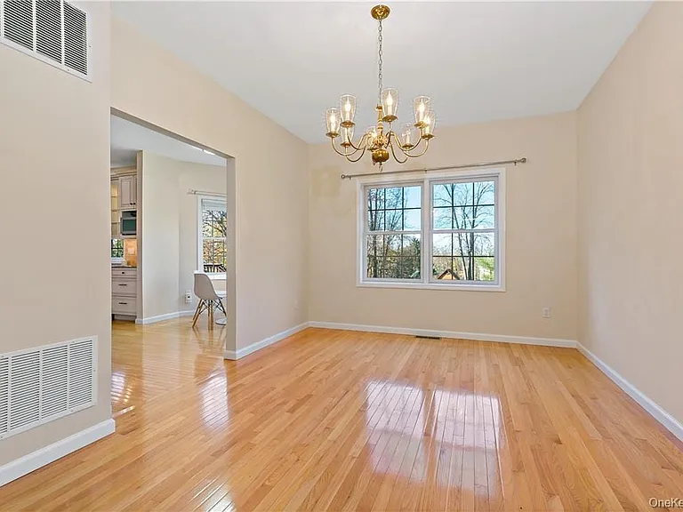 2301 Mohansic Ave — Photo 9