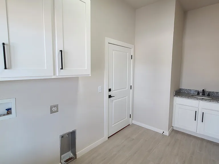 9304 SW 35th St — Photo 35