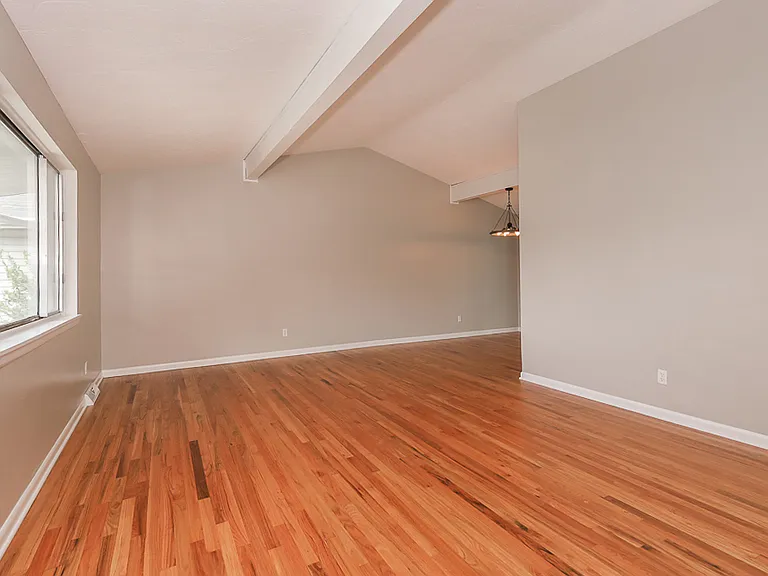 22290 Sharon Ln — Photo 5