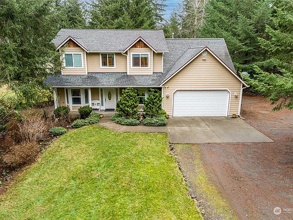 2nd image of 132 SE Harmony Ln