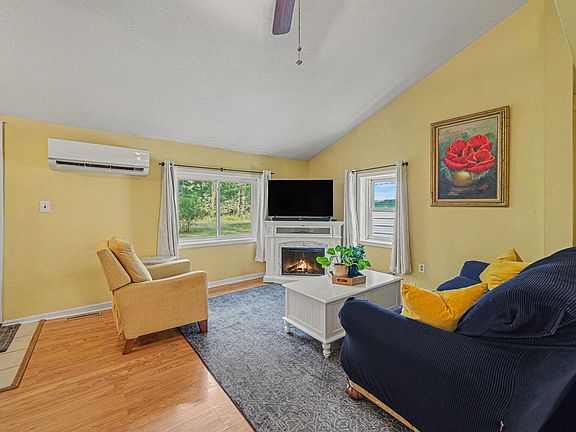 5th image of 4650 Carmody Rd