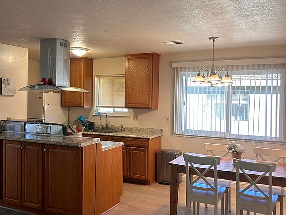 4th image of 906 Gilchrist Dr APT 4
