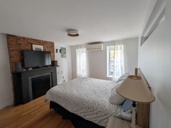 1156 Halsey Street image 7 of 15