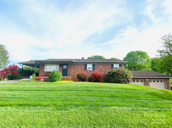 1515 Fairway Acres Rd, Lenoir, NC 28645