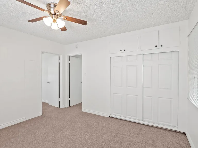 Rose Dr Duplex — Photo 12