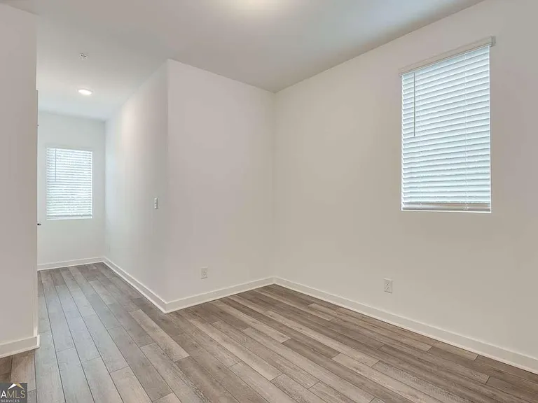 513 Burton Dr — Photo 25