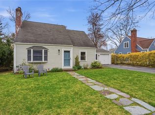 19 Salisbury Rd, Barrington, RI 02806