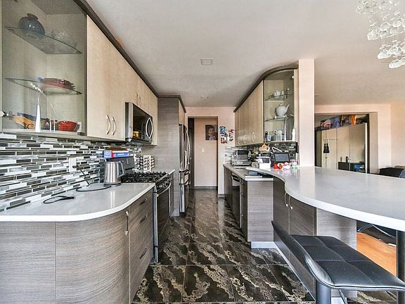 3rd image of 2277 Homecrest Ave APT 6V