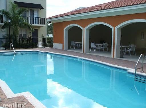 Abacoa-Greenwich-Pool-TheShattowGroup