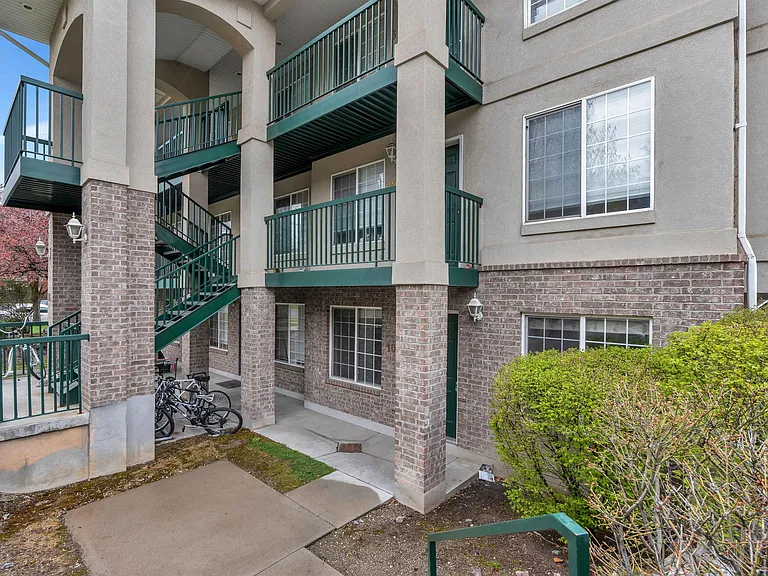 419 N 500 E #103 — Photo 4