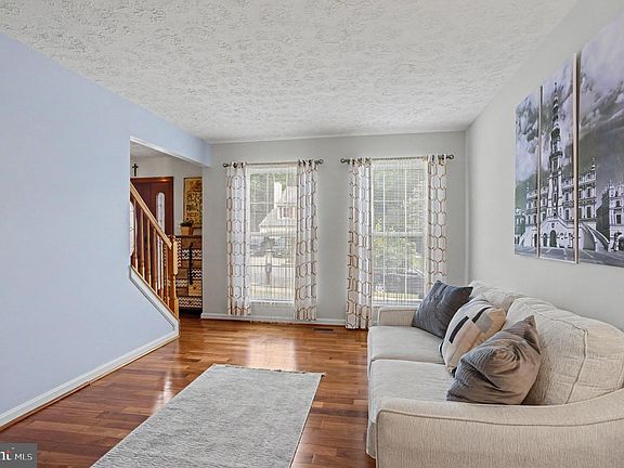 3rd image of 3219 Eastbend Ct