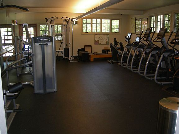 5th image of 23777 Mulholland Hwy Space 25
