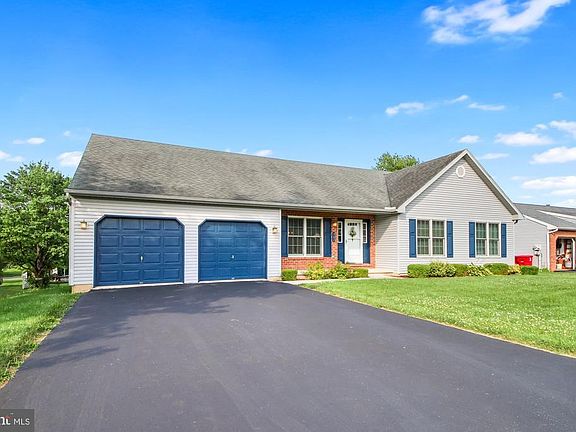 2nd image of 302 Carriage Dr