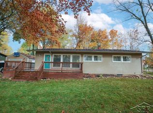 2 Arthur Ct, Midland, MI 48642