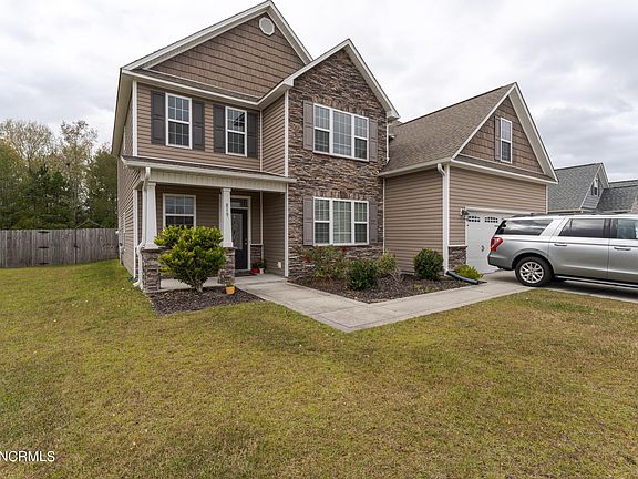 2nd image of 819 Solomon Dr