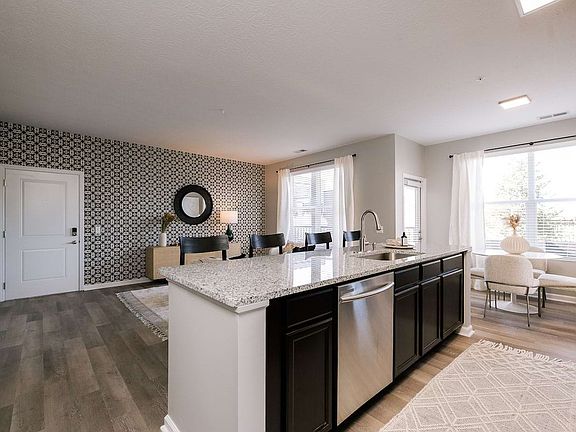 3rd image of 5284 Avery Rd #108-5189