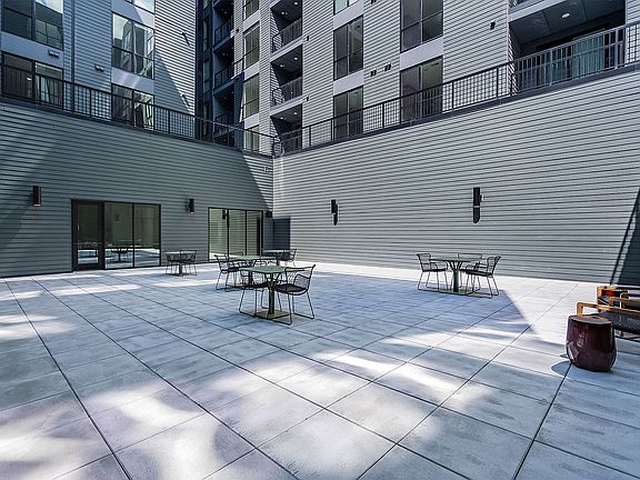 4th image of 5819 Centre Ave #232