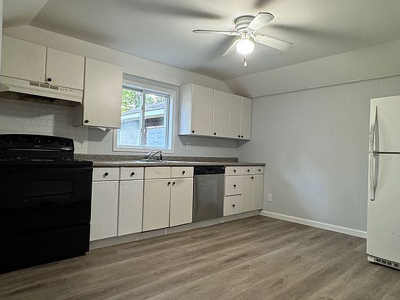3rd image of 1 Linden Pl #1