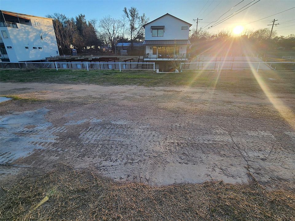 1st image of 940 Euel Moore Dr #7