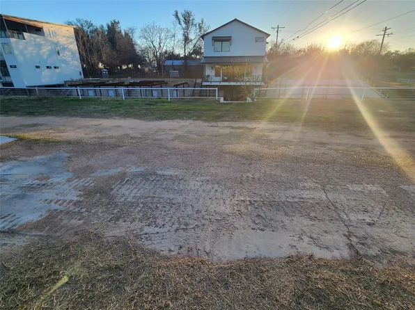 940 Euel Moore Dr #7, Kingsland, TX 78639