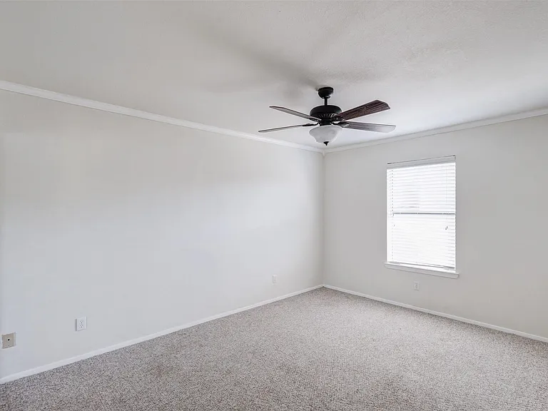 2nd primary bedroom
