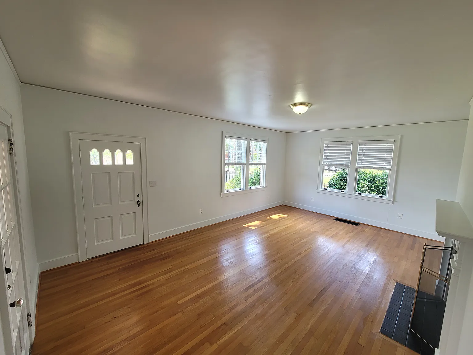 3 bed, 1774 sqft, $2,100 — Photo 3