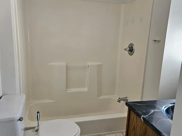108 E Exchange St #1 — Photo 5
