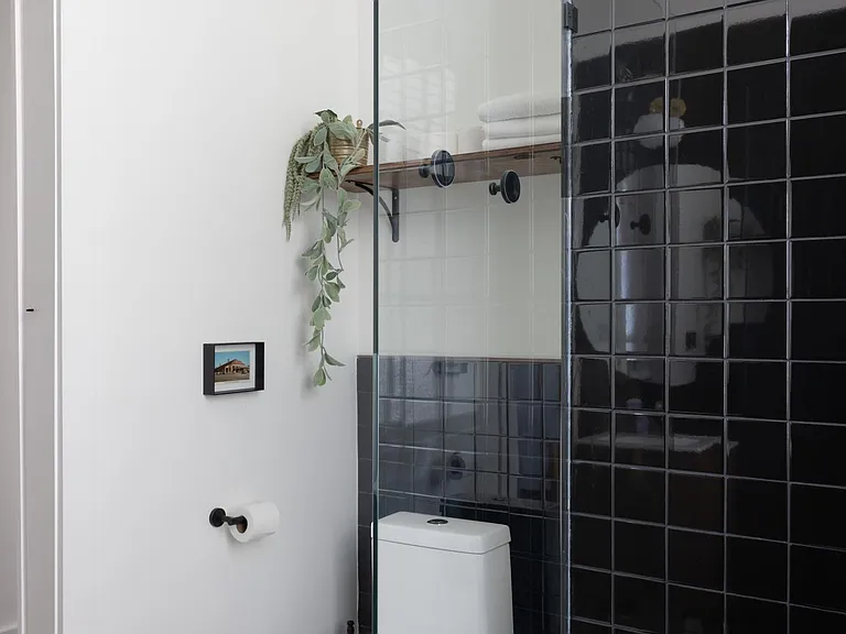 2833 Carondelet St — Photo 14