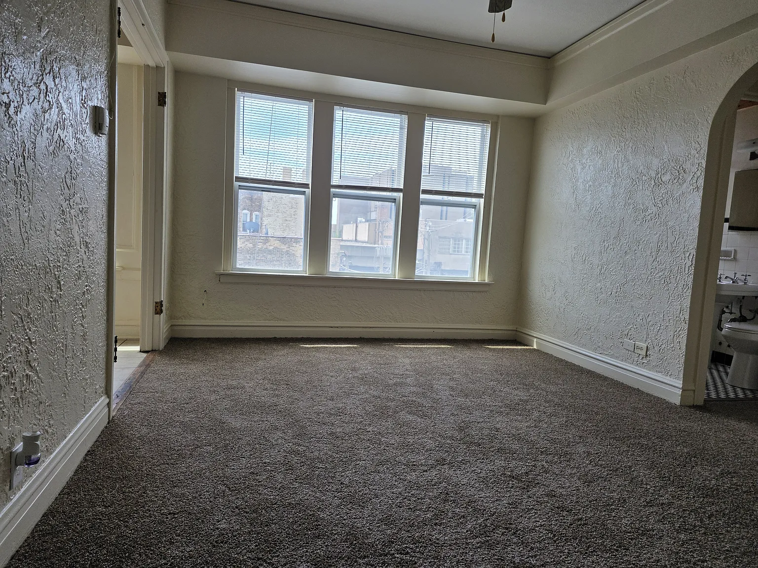 1 bed, 250 sqft, $1,000 — Photo 1