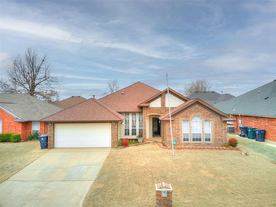 1st image of 709 Greenfield Dr
