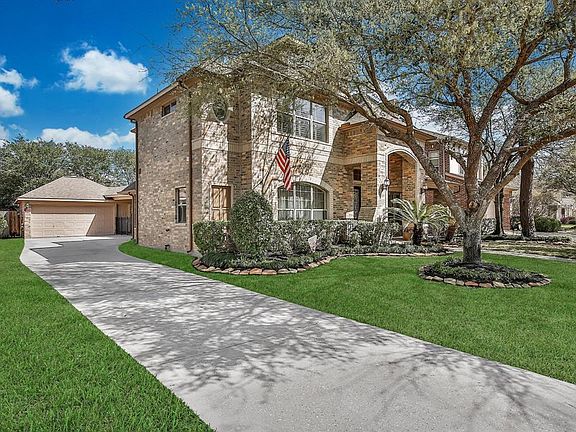 2nd image of 16022 Mustang Glen Ln
