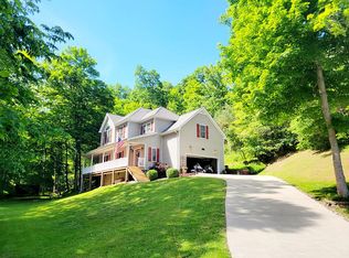 190 Cave Ct, Hurricane, WV 25526