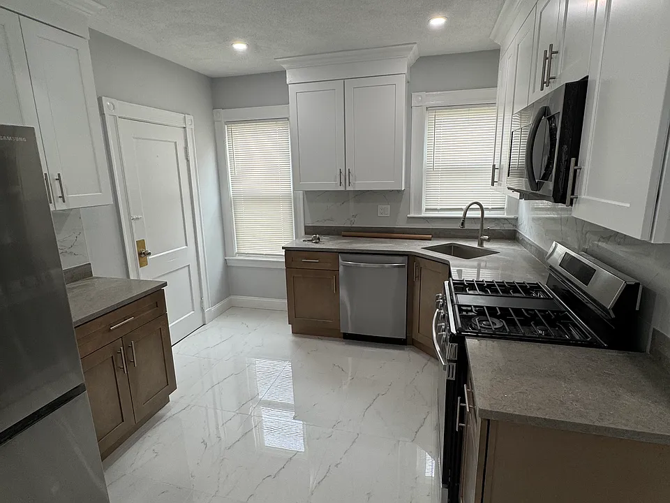14 Hamilton Rd #14K