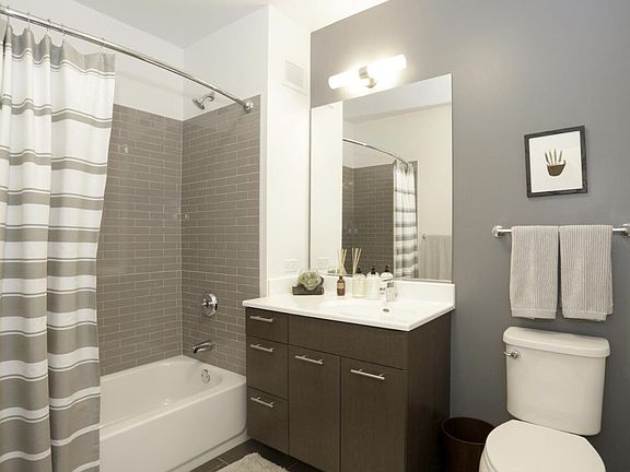 3rd image of 630 N La Salle Dr #2307