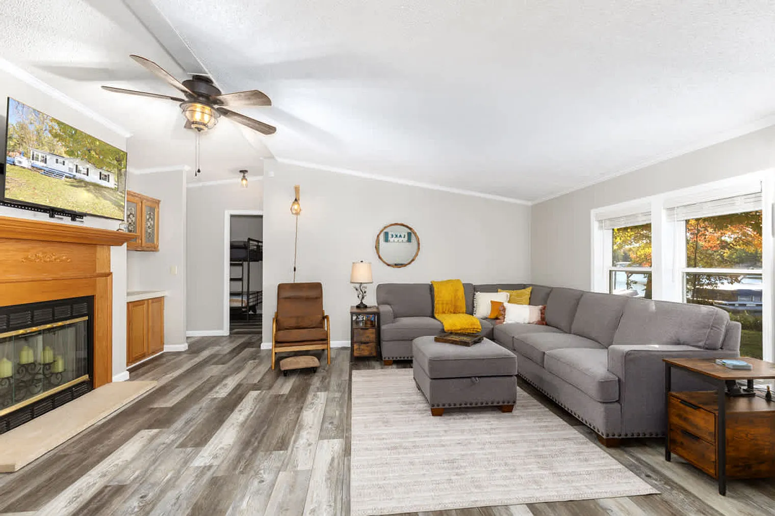 3 bed, 2.0 bath, 1237 sqft, $2,195 — Photo 1